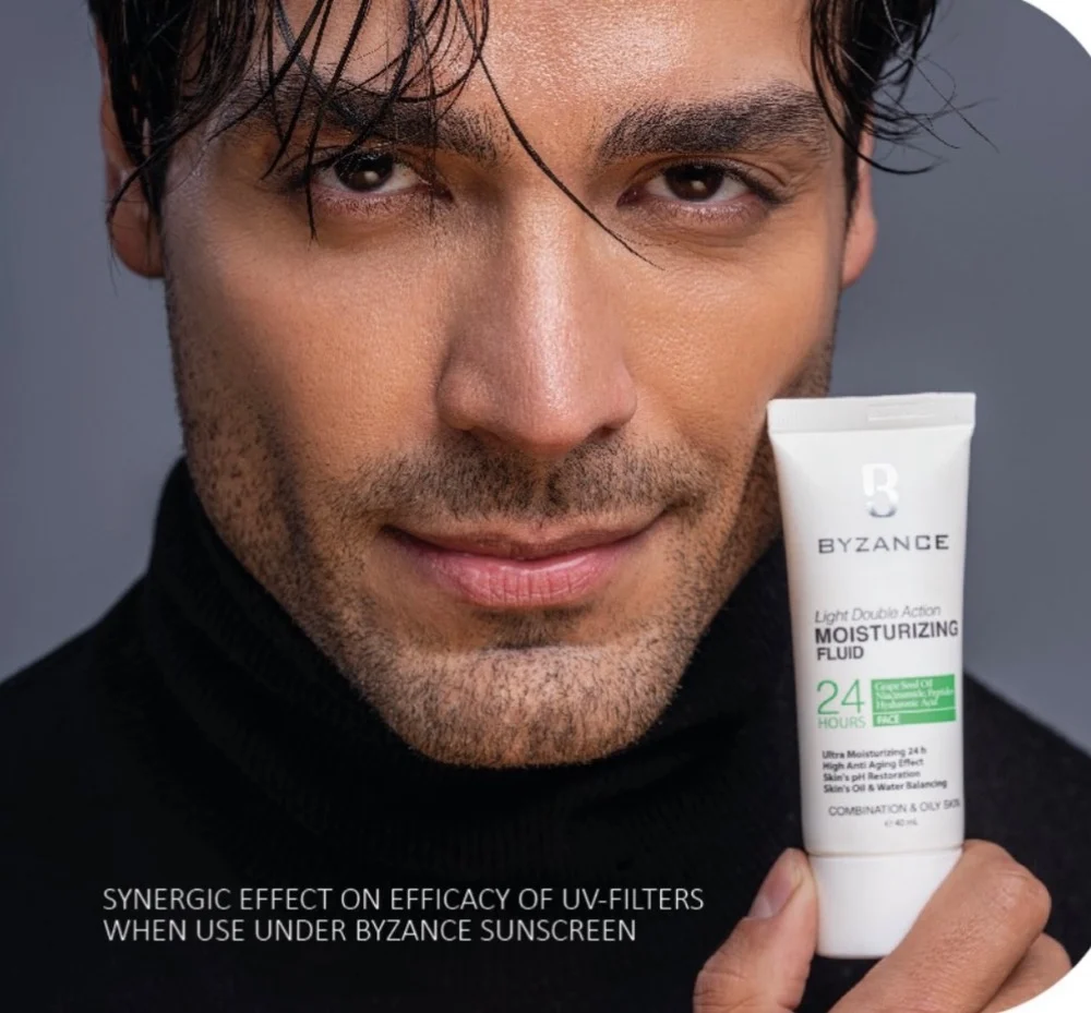 فلوئید مرطوب‌کننده آبرسان؛ انتخابی هوشمند برای پوست چرب، مختلط و مستعد آکنه